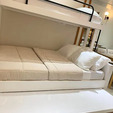 Furnished Family Condo Near It Park And Waterfront With Pool, Wifi, Gym Access