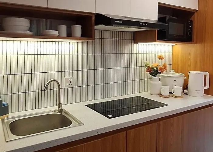 Furnished Family Near It Park And Waterfront With Pool, Wifi, Gym Access