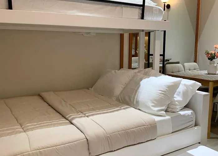 Furnished Family Near It Park And Waterfront With Pool, Wifi, Gym Access