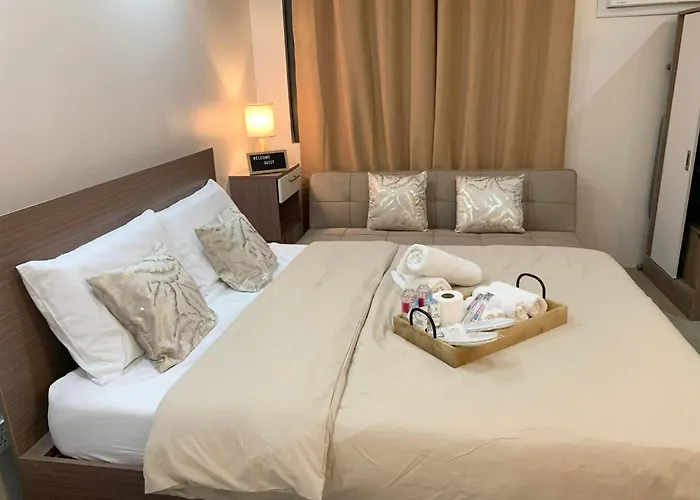 Furnished Family Near It Park And Waterfront With Pool, Wifi, Gym Access 4*