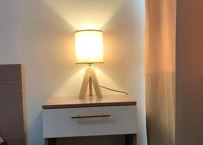 Furnished Family Near It Park And Waterfront With Pool, Wifi, Gym Access