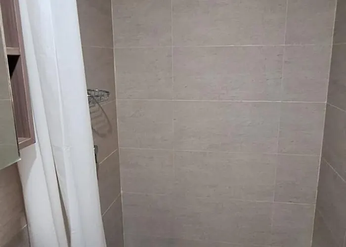 Furnished Family Near It Park And Waterfront With Pool, Wifi, Gym Access Aparthotel