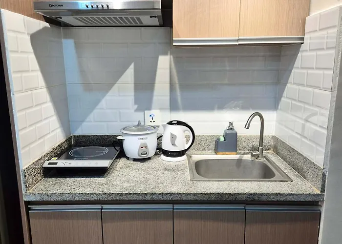 Furnished Family Near It Park And Waterfront With Pool, Wifi, Gym Access Aparthotel Cebu