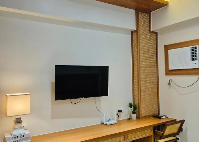 Furnished Family Near It Park And Waterfront With Pool, Wifi, Gym Access 4* Cebu